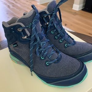 Ahnu waterproof women’s hiking boots. Size 11